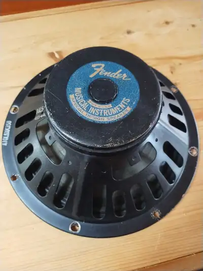 Speaker Oxford 10L5-2, 1964, 8 ohms, cône d'origine en superbe état, fonctionne parfaitement...le co...