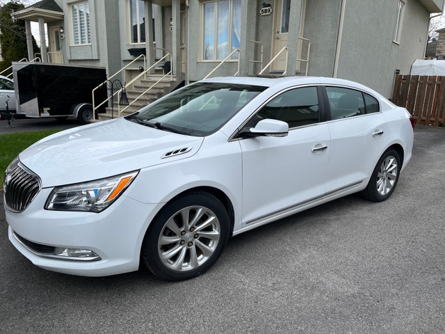 2015 Buick Lacrosse — photo 2