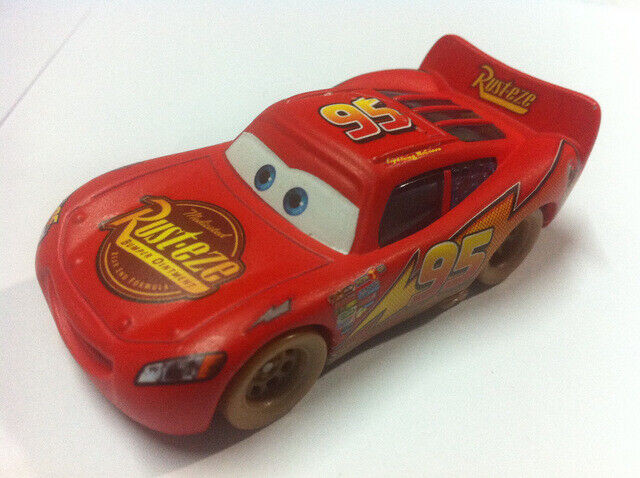 Disney Pixar Cars No95 Dirt Track Lightning McQueen 1:55 Diecast in Toys & Games in Gatineau