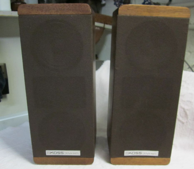 Vintage Koss stereo speakers M80 bookshelf in Speakers in Guelph