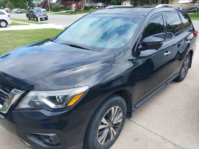 Nissan Pathfinder SL 4x4 , 2017 in Cars & Trucks in Sarnia - Image 2