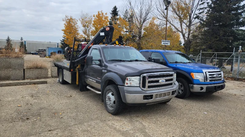 Ford F-550 V8 Diesel - Picker Crane & Welder