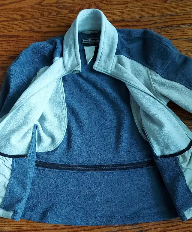 BMW MOTORRAD UNISEX FLEECE  MOTORCYCLE JACKET SIZE SMAL~MEDIUM in Other in City of Toronto - Image 4