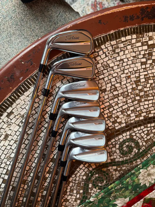 Titleist T150-T200 2023 Combo set LH in Golf in Oshawa / Durham Region - Image 6
