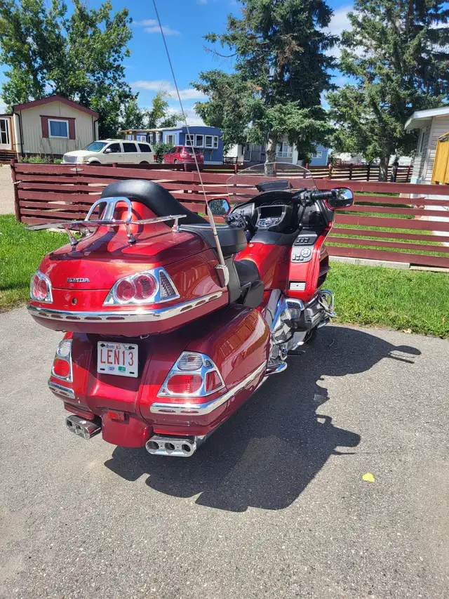2008 GL1800 Goldwing in Touring in Lethbridge - Image 3