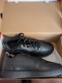 Brand new Nike shoes size 9