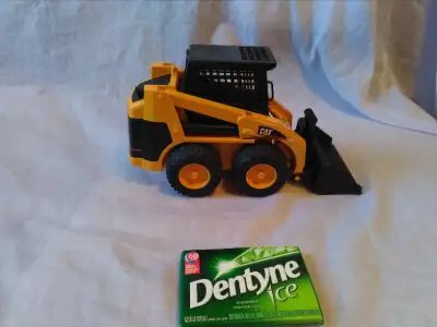 Bruder Toys Caterpillar CAT Skid Steer Skidsteer Loader Bobcat 02482 Made in Germany