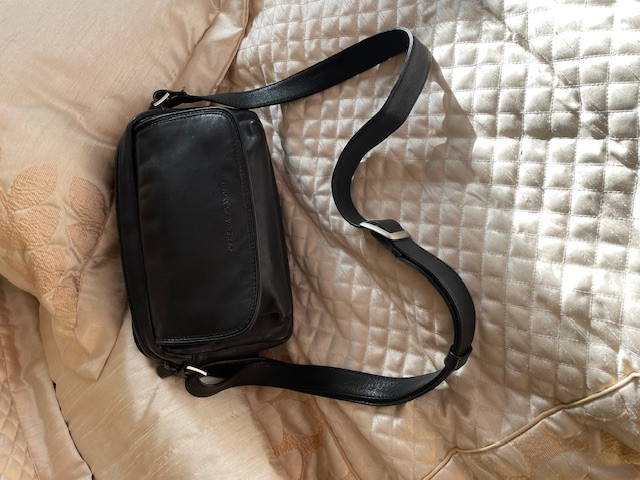 DEREK ALEXANDER PURSE / BAG in Women's - Bags & Wallets in Medicine Hat - Image 2