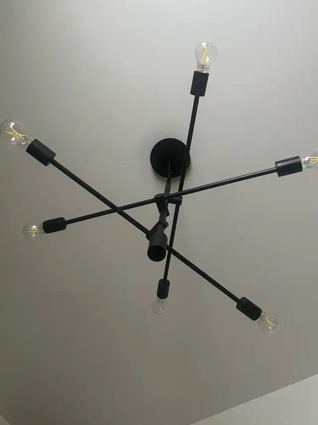 West Elm Mobile Chandelier in Indoor Lighting & Fans in City of Montréal - Image 3