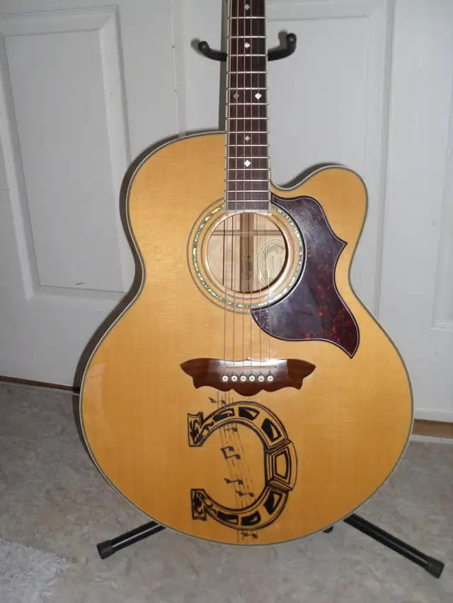 Washburn Acoustic Guitar in Guitars in London - Image 3