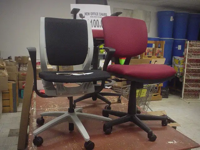 OFFICE CHAIRS in Chairs & Recliners in Kingston - Image 5