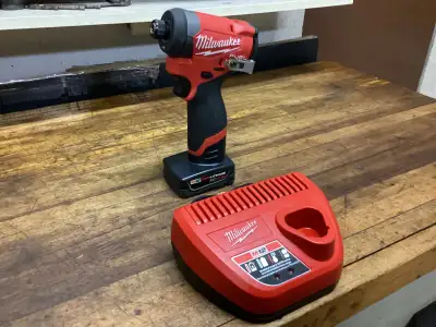 MILWAUKEE M12 GEN 3 FUEL BRUSHLESS 1/4” HEX IMPACT DRIVER KIT, View more