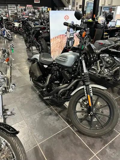 Second owner, lady driven Silver in colour 6900 KM Runs great, no longer riding. Located in Chelmsfo...