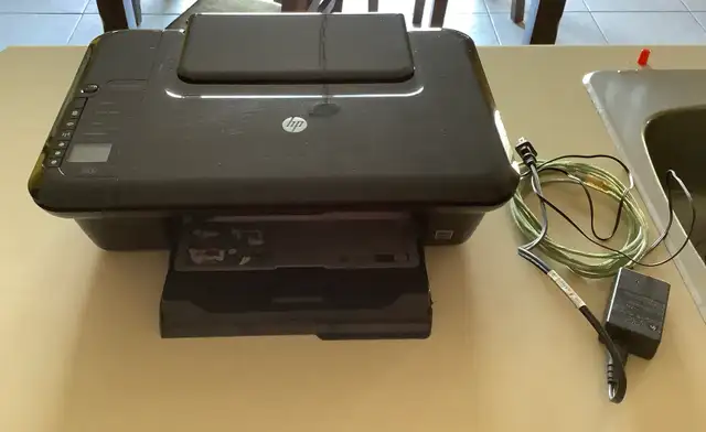 Imprimante HP Deskjet 3050 in Printers, Scanners & Fax in Longueuil / South Shore - Image 2