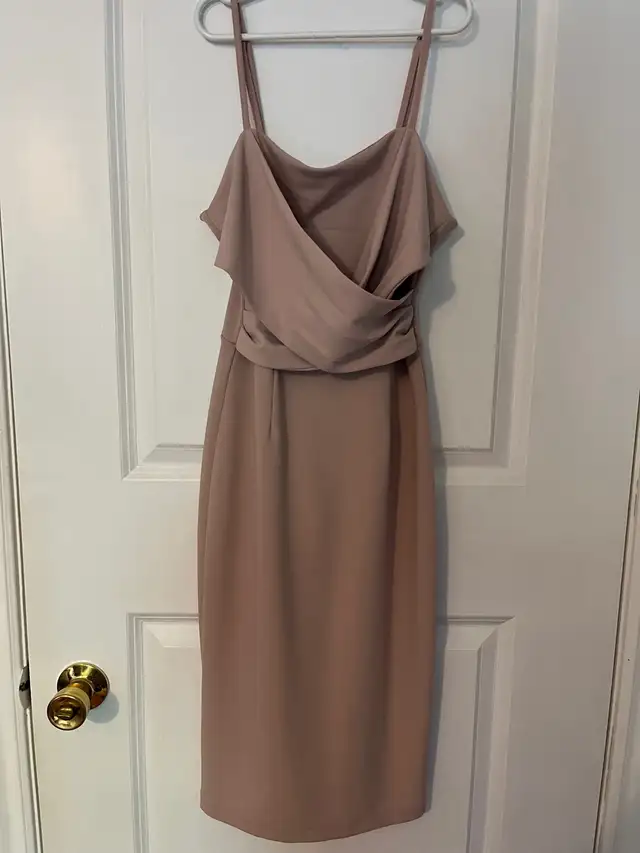 Grad dress/parry dress in Women's - Dresses & Skirts in Oakville / Halton Region - Image 2