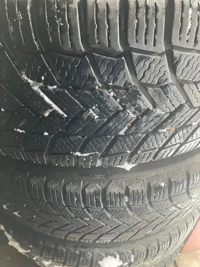 1 year old rims and tires 550. Off a 2022 Honda crv