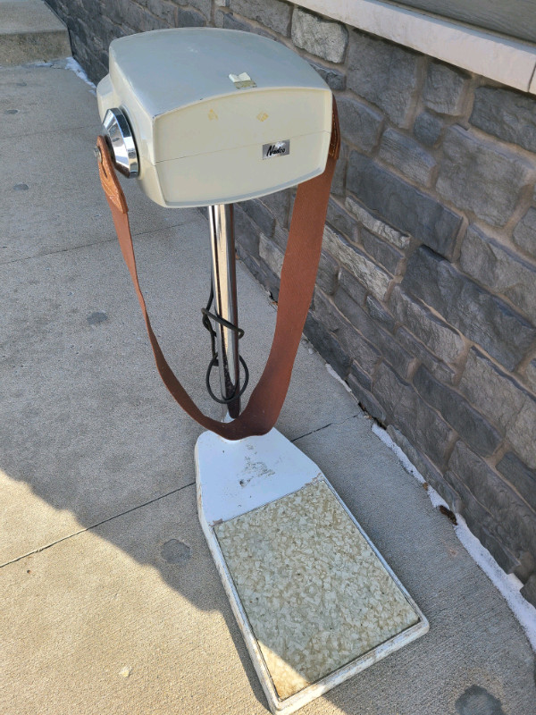 Vintage excerise shaker machine  in Exercise Equipment in Winnipeg