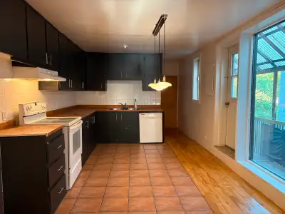 Large 3 bedroom  HOMA
