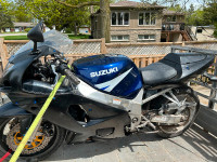 GSXR 2003 full bike for parts or to fix up