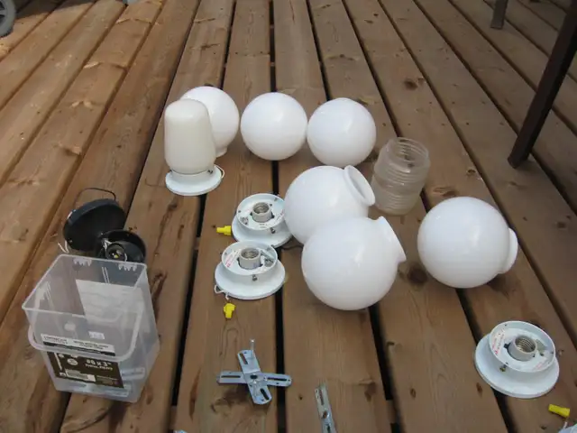 light fixtures in Indoor Lighting & Fans in Winnipeg - Image 2