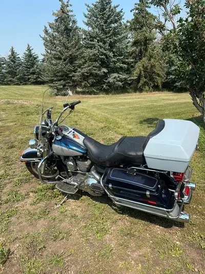 Here is your chance to pass by the gas station and look cool doing it. 2005 Harley Road King Police...