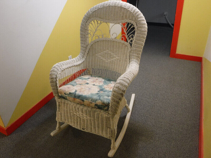 32 ads for white wicker chairs in All Categories in Ontario Kijiji Marketplaces