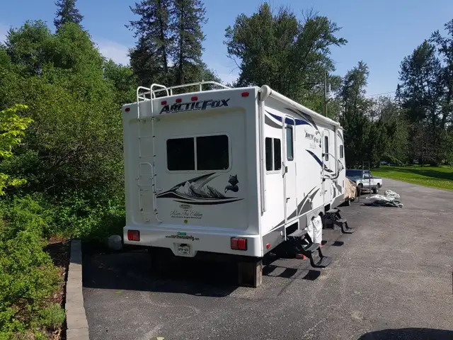 26ft Arctic Fox all season travel trailer in Travel Trailers & Campers in Quesnel - Image 10