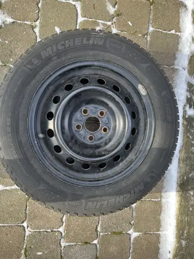 4 x New Michelin Winter Tires on Rims X-Ice. 195/65 R 15. Never used. 2016 Toyota Corolla.