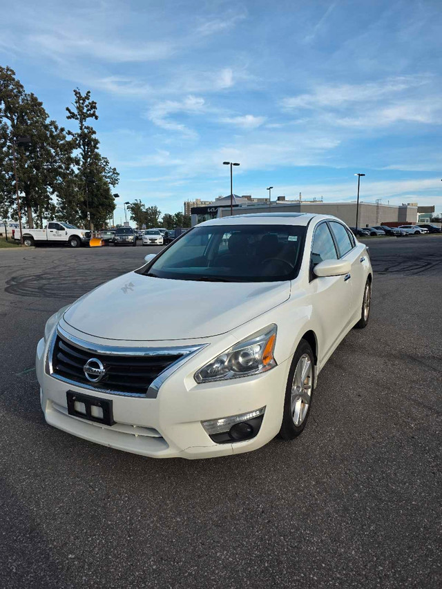 2015 Nissan Altima SV FWD in Cars & Trucks in Mississauga / Peel Region