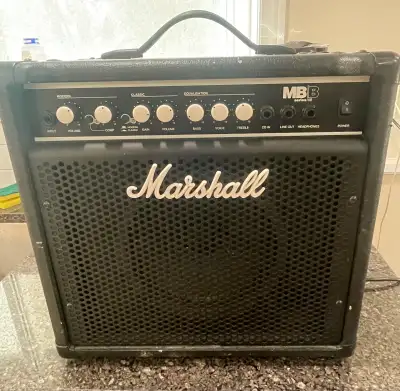 Marshall MB15 Bass Amplifier (15W Practice Amp) Selling a Marshall MB15 bass guitar combo amplifier...