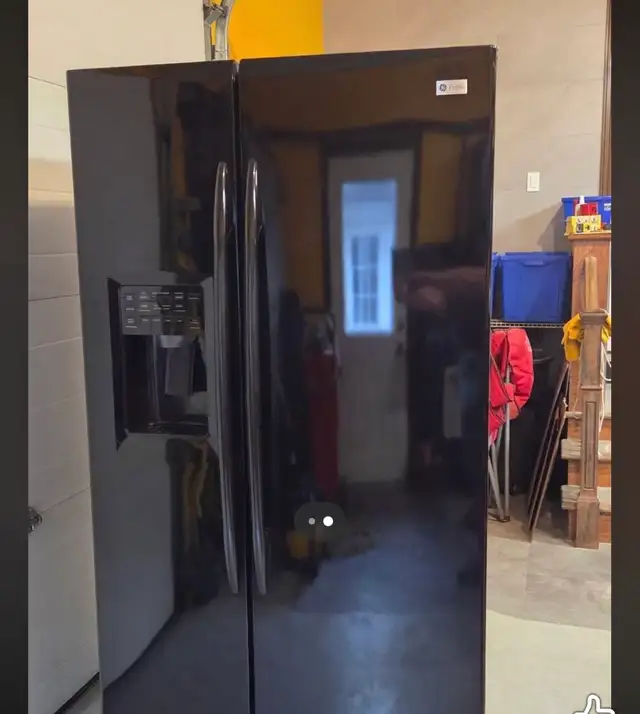 Double door fridge  in Refrigerators in Sudbury - Image 3
