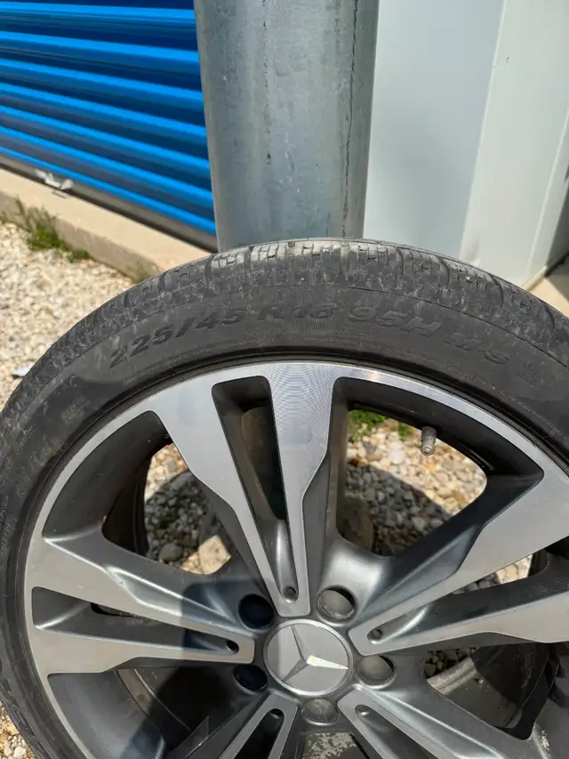Mercedes Rim and Winter Tires - 4 in Tires & Rims in Kitchener / Waterloo - Image 3