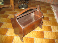 VINTAGE 1940's?? small WOODEN RACK