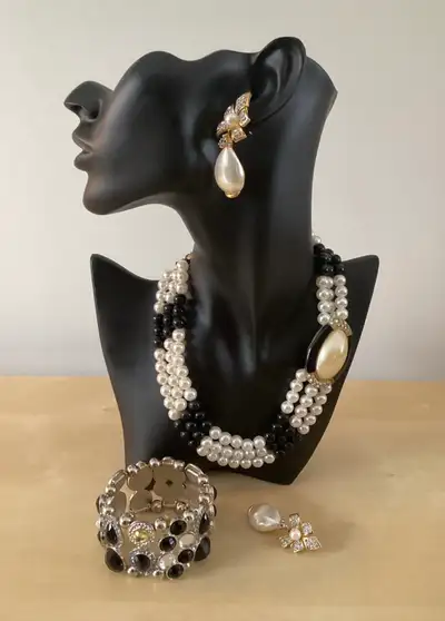 Stunning VTG Statement Earrings/Offset Necklace/Stretch Bracelet, View more
