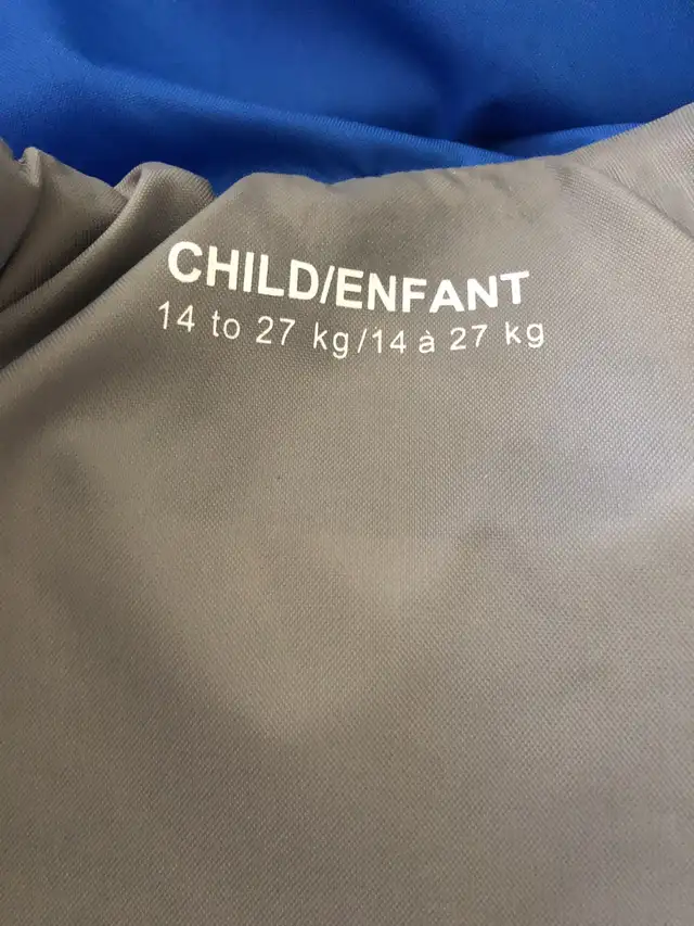 Floating aid for kids (gilet pour nager) in Garage Sales in Laval / North Shore - Image 3