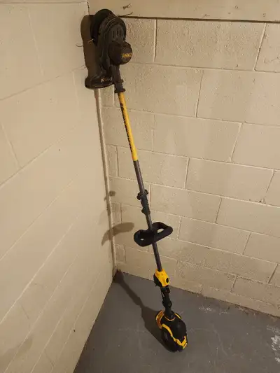 DEWALT 60V MAX FLEXVOLT Lithium-Ion Brushless Weedwacker 15-inch, View more