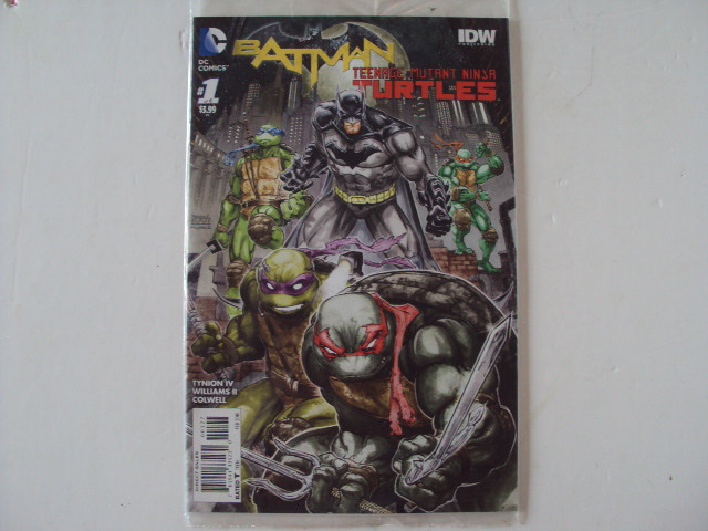 BATMAN / TEENAGE MUTANT NINJA TURTLES - FIRST ISSUE 2016 in Comics & Graphic Novels in Barrie