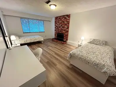 Private room on mainfloor For 2 people *Located in E 8th Ave, Vancouver, BC in a peaceful neighborho...