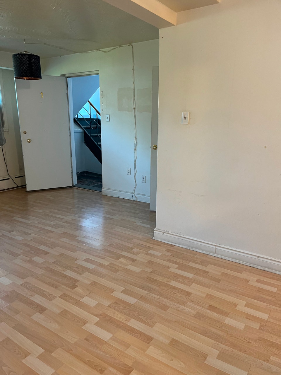 LARGE BACHELOR APARTMENT 3