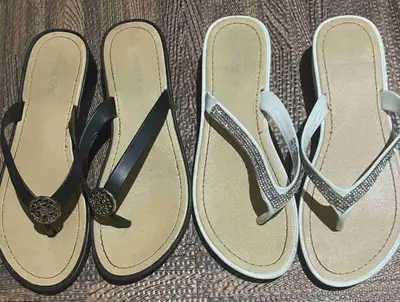 2 Pairs Sandals – Black + White (Ardene) Size 7, View more