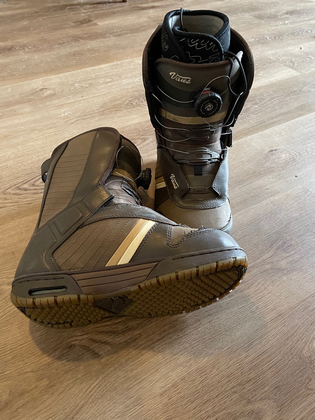 Vans Snowboard Boots (women’s size 10) in Snowboard in London - Image 3