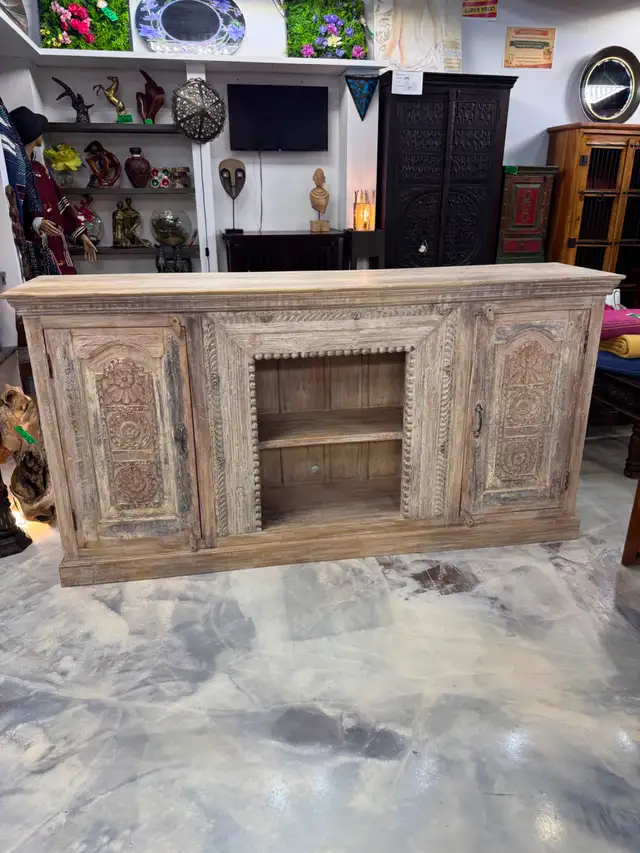 ✅ Grand Buffet Indien en teck massif, Bahut haut, crédence in Hutches & Display Cabinets in City of Montréal - Image 3