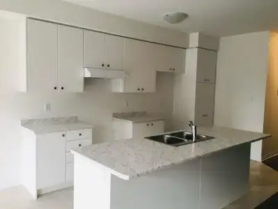 brand new  Semi Detached  for rent in  WELLAND ON DAIN COTY
