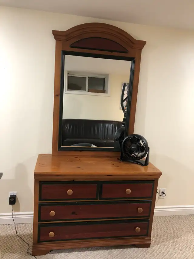Dresser in Dressers & Wardrobes in City of Toronto - Image 2