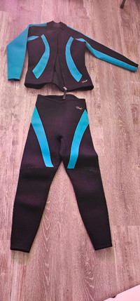 Wet suit 2 mcx pour femme, sports nautiques, neuf, jamais porté 