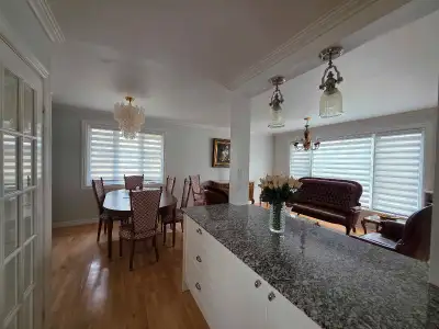 Detached Single Family House 5 1/2 (3 bedroom house), single family home, great location, close to a...