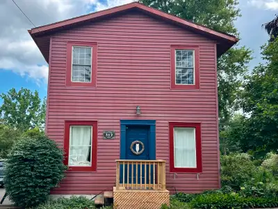 Beautiful 2 Bedroom 1.5 Bath Full-Home Rental