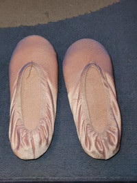 Dance slippers kids size 2-3