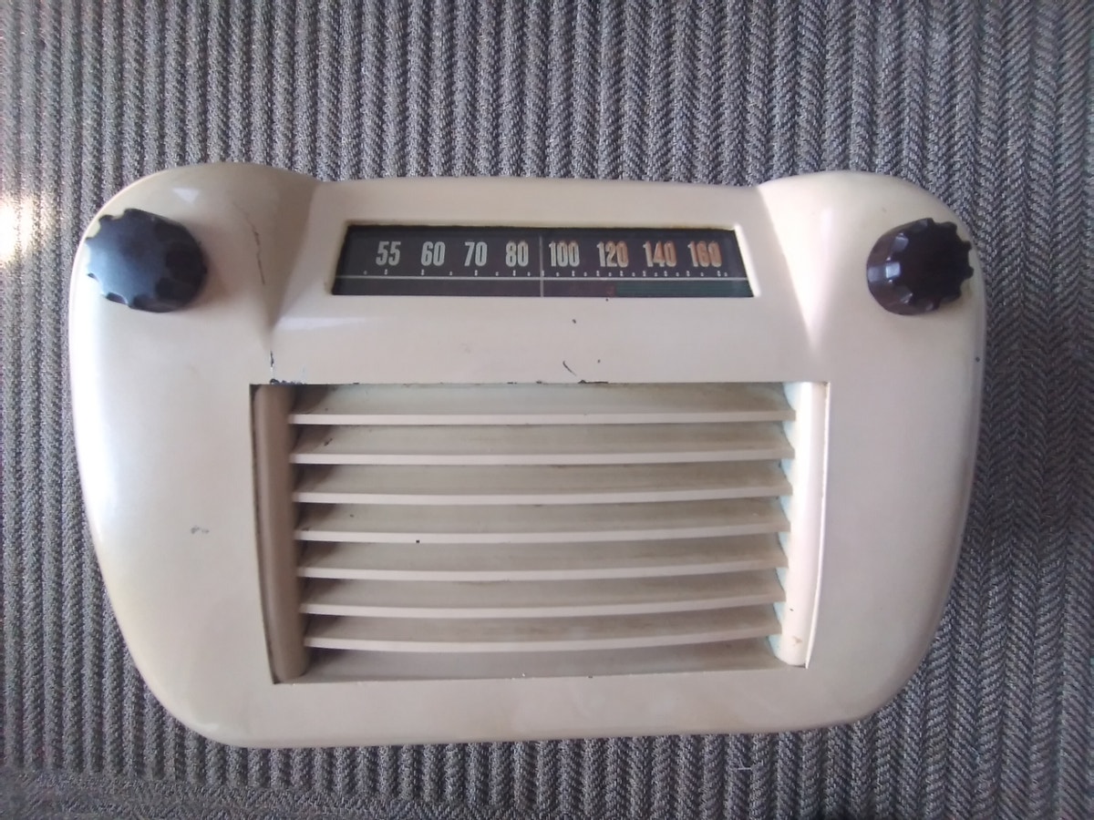 Vintage Tube Radio, photo 1