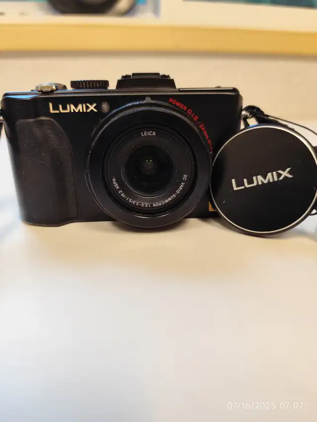 LUMIX DMC-LX5 DIGITAL COMPACT CAMERA/LEICA LENS632350412939551216